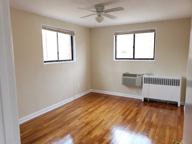 Photo - 524 Thayer Avenue