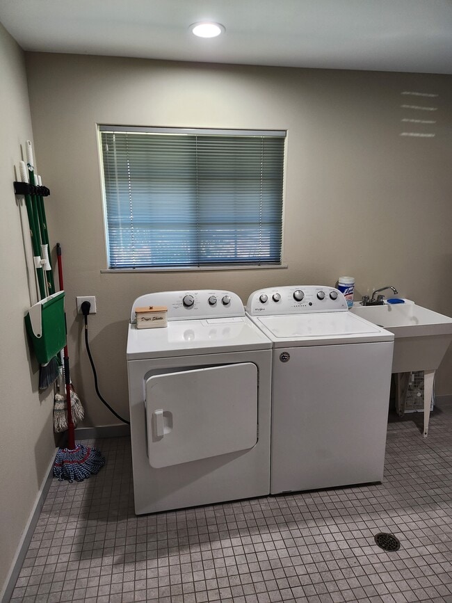 Photo - 381 S Kamehameha Ave