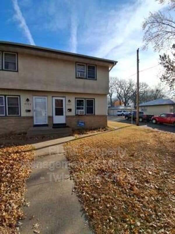 Photo - 4703 5th St NE