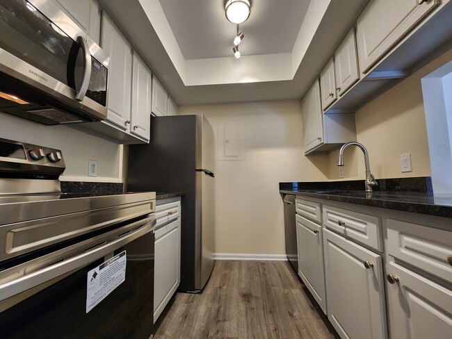 Building Photo - 18336 Streamside Dr Unit 101