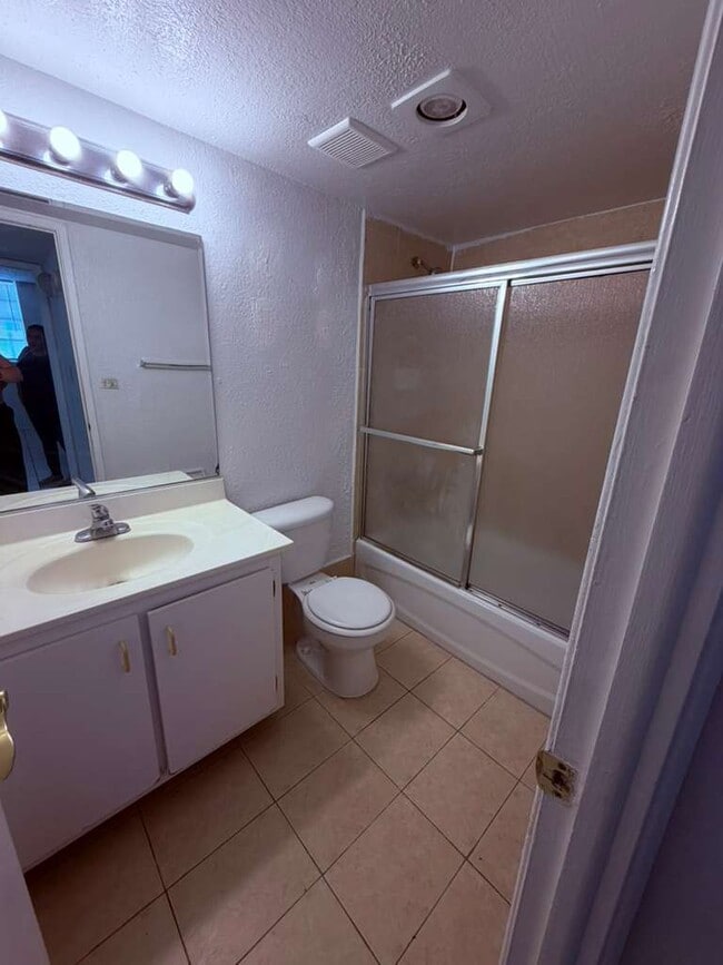 Photo - 4550 NW 9th St