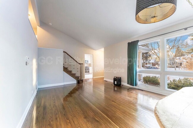 Photo - 810 W Dresser Dr