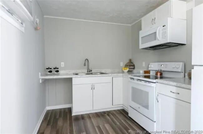 Photo - 4642 S Main St