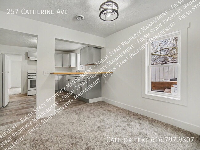 Photo - 257 Catherine Ave
