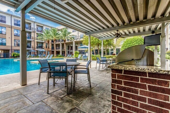 Photo - Caroline on Voss