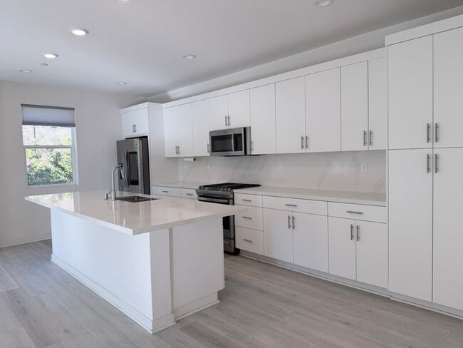 3024 Marquee Wy