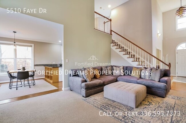 Photo - 5510 Faye Dr