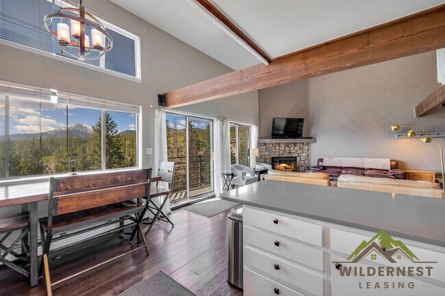 Photo - Buffalo Ridge - Spacious unit with Wifi, Covered Parking & Clubhouse