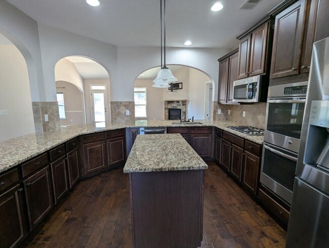 Photo - 209 Lovelace Ct