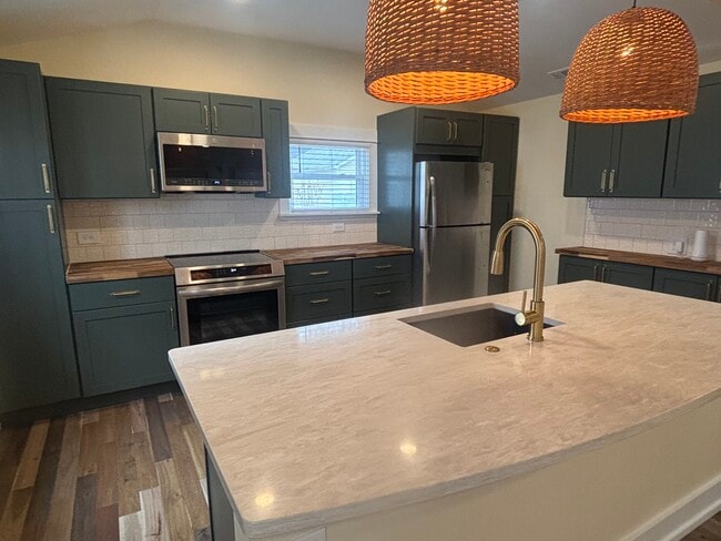 Photo - 2188 W 31st St