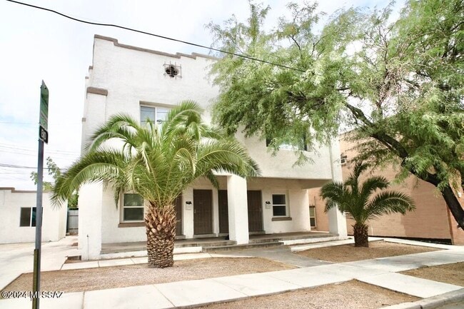 Building Photo - 12 E University Blvd Unit 12