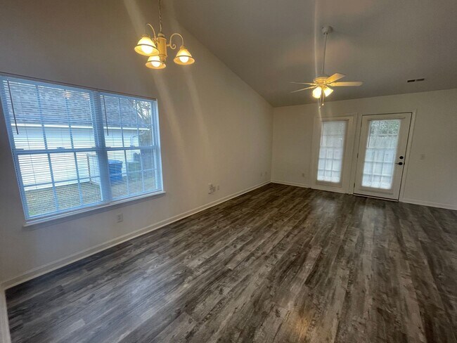 Photo - 316 St Rosea Rd