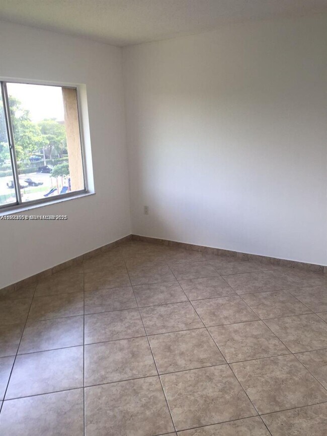 Photo - 721 N Pine Island Rd Unit 416