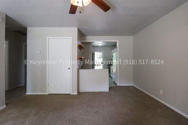 Photo - 2 Bed | 1 Bath East Tulsa with Spacious Back yard!