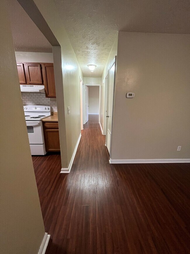 Photo - 3 Bedroom, 1.5 Bath in Great Location