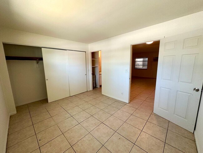 Photo - 300 20th St Unidad 8