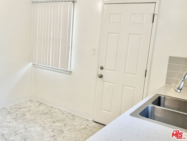 Photo - 2334 Keeler St