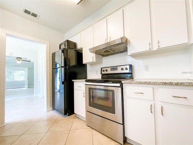 Photo - 800 W Frances Ave