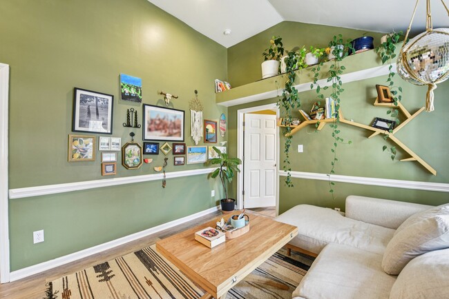 Photo - 162 N Smallwood Pl