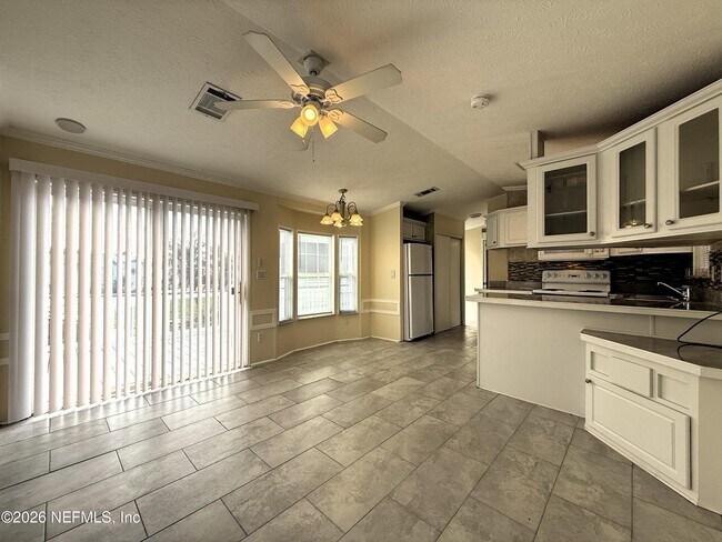 Photo - 4825-4A1A A1A S