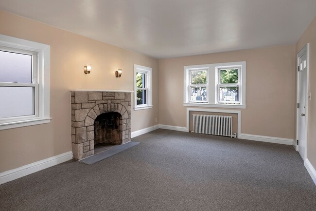 Photo - 25 Greenview Ave