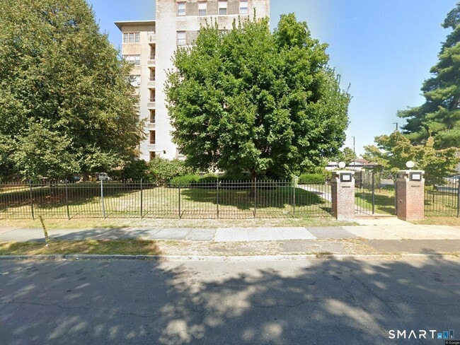 Building Photo - 230 Farmington Ave Unit APT C2