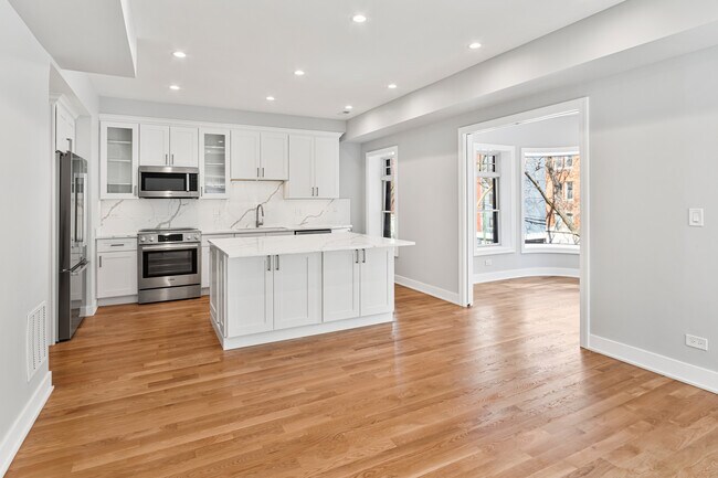 Photo - 935 W Winona St Unidad N1