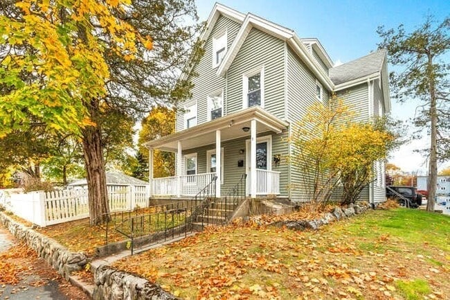 Building Photo - 7 Perham St Rental