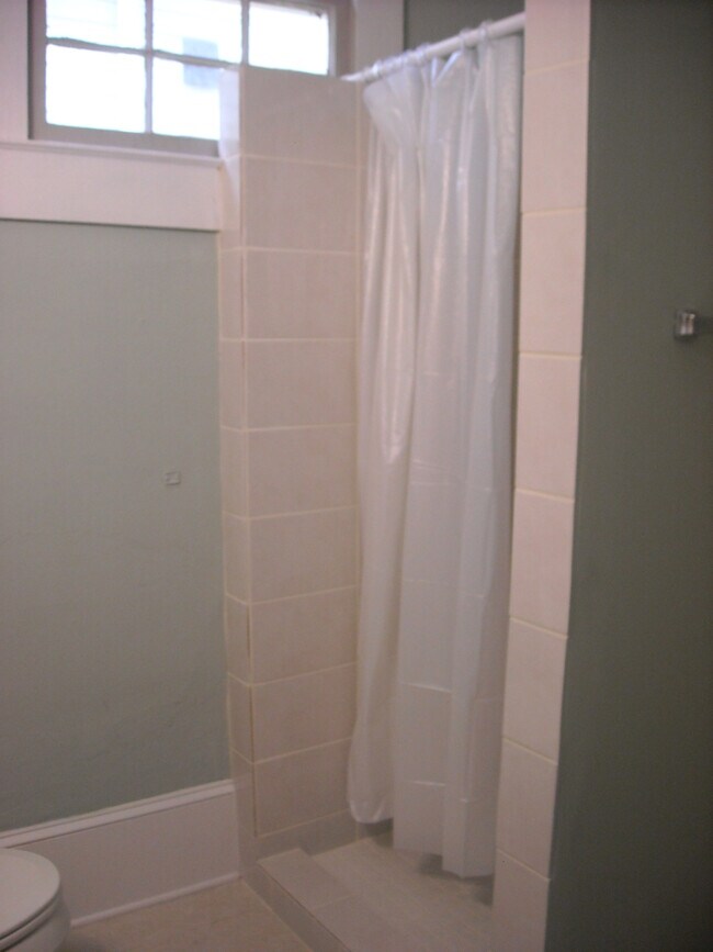 Photo - 1044 State St NW