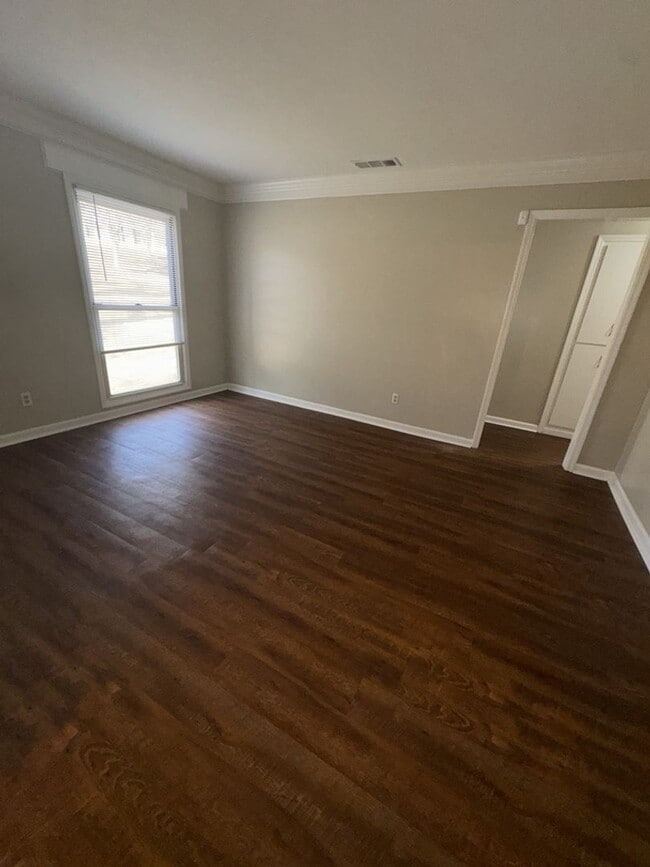 Photo - 4702 Rowland Ave