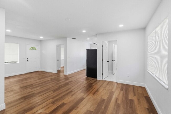 Photo - Beautifully Renovated 3/1 Home with Modern Finishes