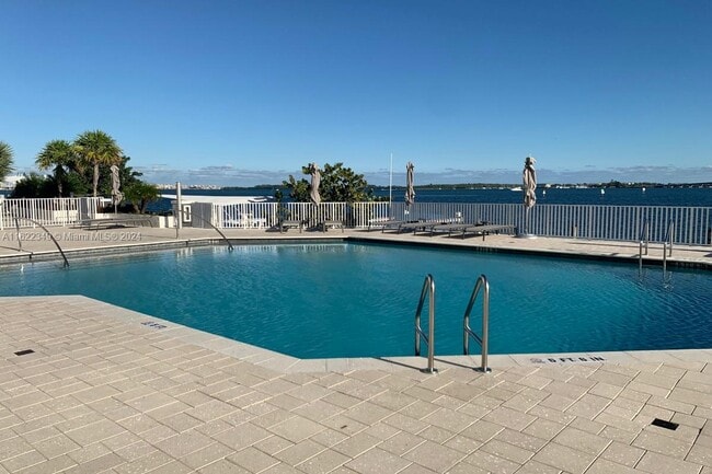 Photo - 200 SE 15th Rd Unit 8J