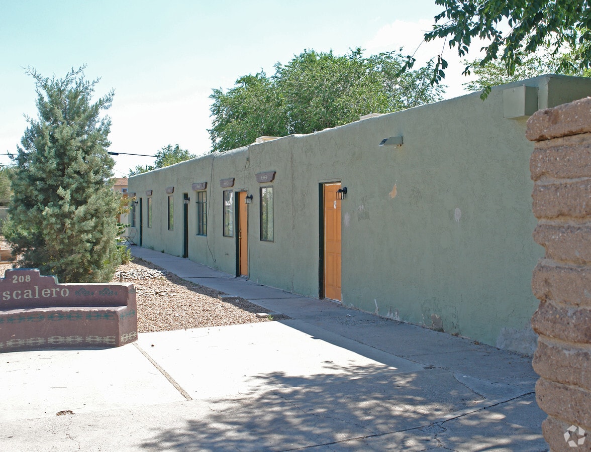 Photo - 208 Mescalero Rd NW