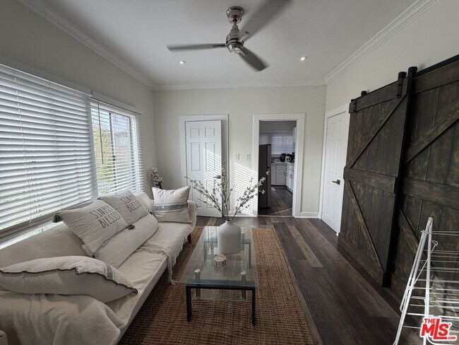 Photo - 5919 Lexington Ave