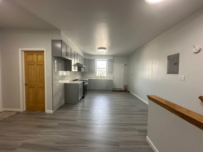 Building Photo - 599 Ocean Ave Unit Apt 2