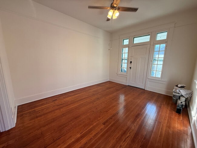 Photo - 2925 Bruxelles St