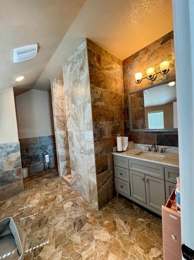 Photo - 130 Ridge Dr Unidad Master Room 1