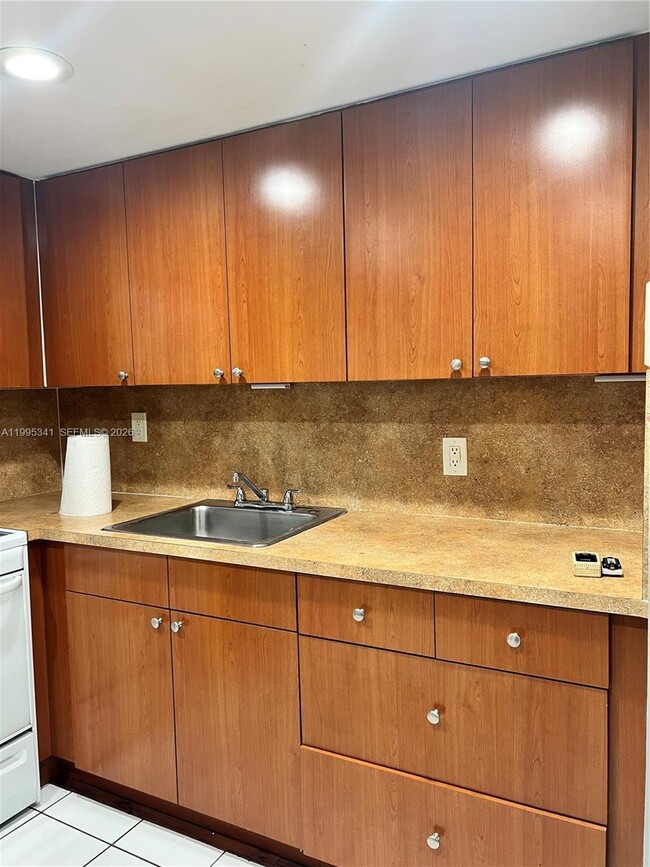 Photo - 2055 SW 122nd Ave Unit 323