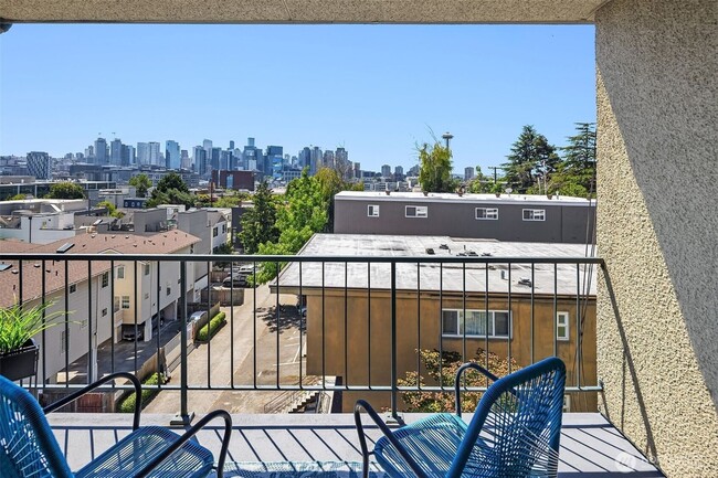 Photo - Top Floor Queen Anne Unit! (Beautiful views & 3 Parking Spaces) Unit 4