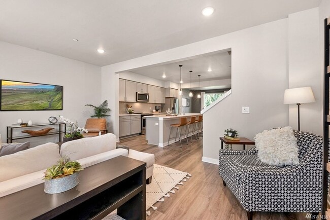 Photo - Beautiful recently built 3 bedroom 2.5 bathroom townhome in Lake Stevens!!