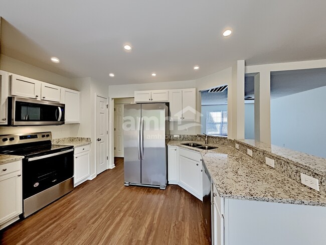 Photo - 900 Crowders Woods Dr