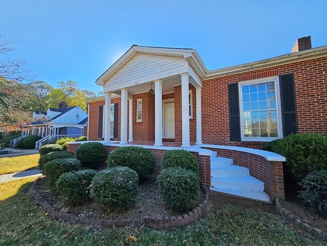 Photo - 541 W Sumter St