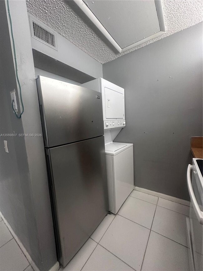 821 Twin Lakes Dr Unit 31-H