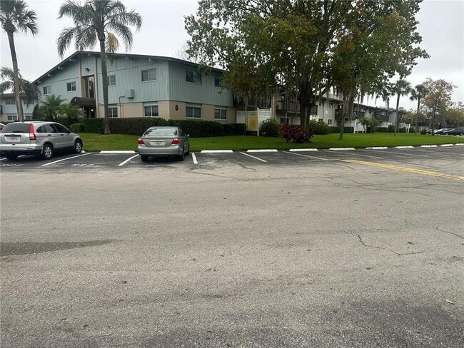 Building Photo - 1695 Lee Rd Unit C110