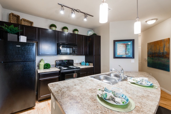 Photo - Queenston Manor