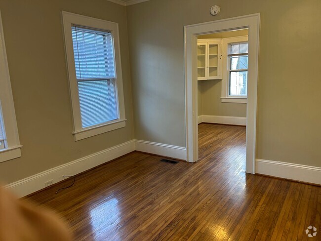 Building Photo - 1 Bedroom Unit available in the quaint nei... Rental