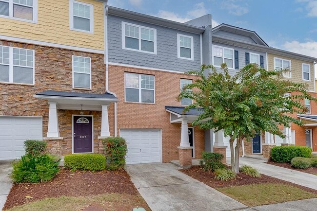 Photo - 805 Tulip Poplar Way