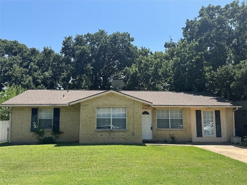 Photo - 11216 Erich Dr House