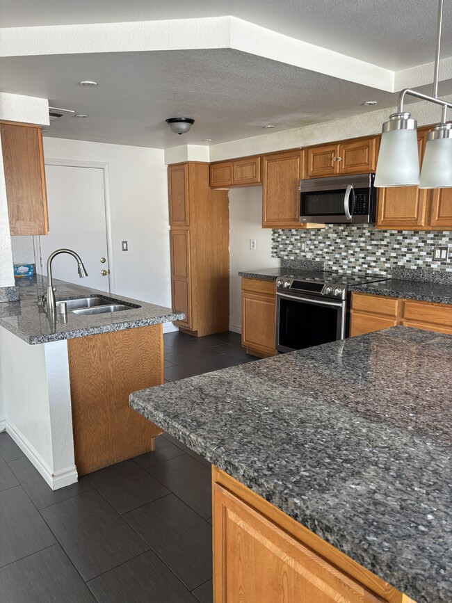 Photo - 132 Almendio Ln