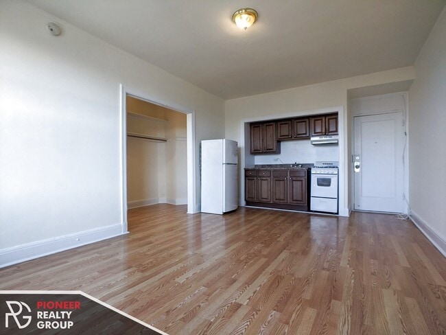 Photo - 3327 W Diversey Ave Unit 137